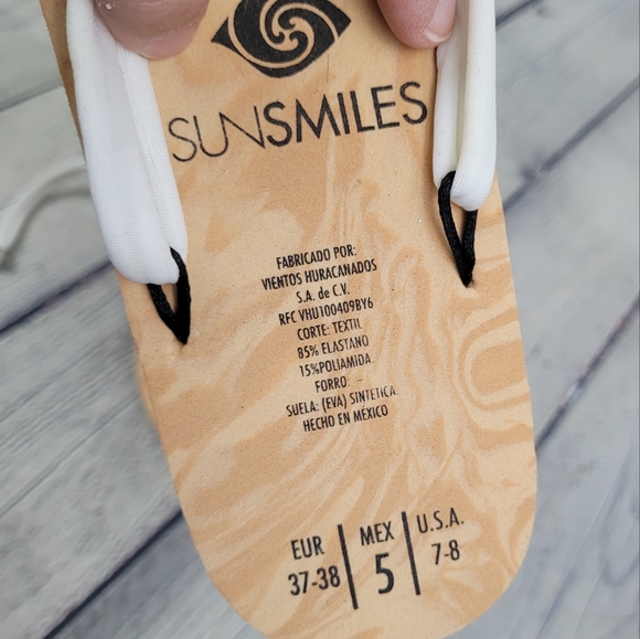 SUN SMILES | strappy gladiator style thong flat sandals - Picture 9 of 9